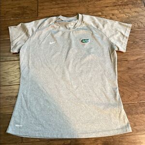 ladies‎ Nike Florida Gators DriFit short sleeved shirt Gray XL